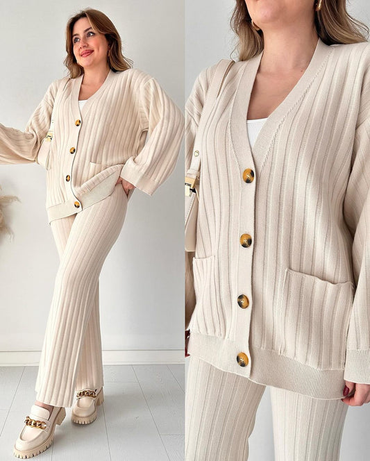 Ensemble simple à boutons, confectionné en laine douce et confortable