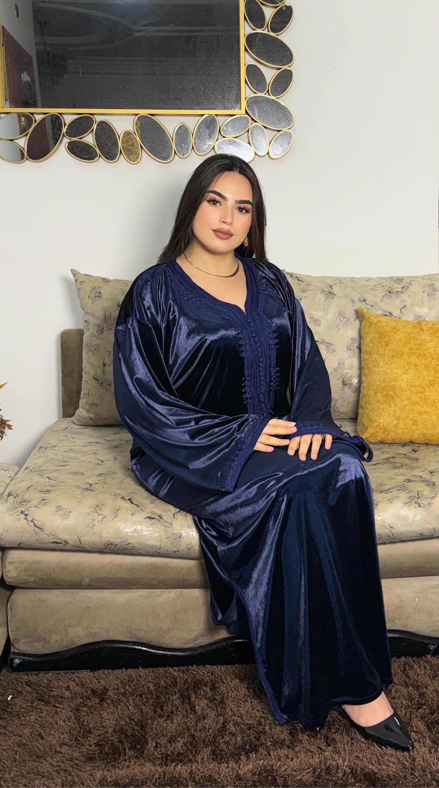 Un caftan raffiné et intemporel pour une allure royale.