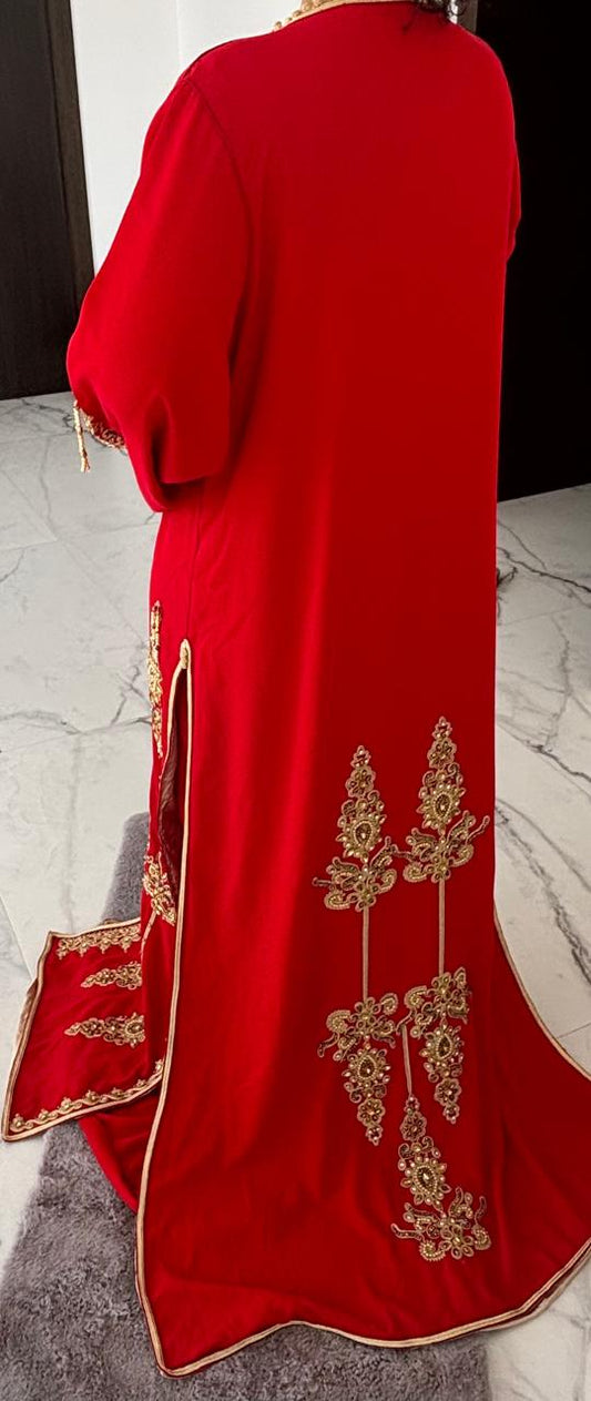 Takchita Marocaine Luxe Brodée – Finition Dorée