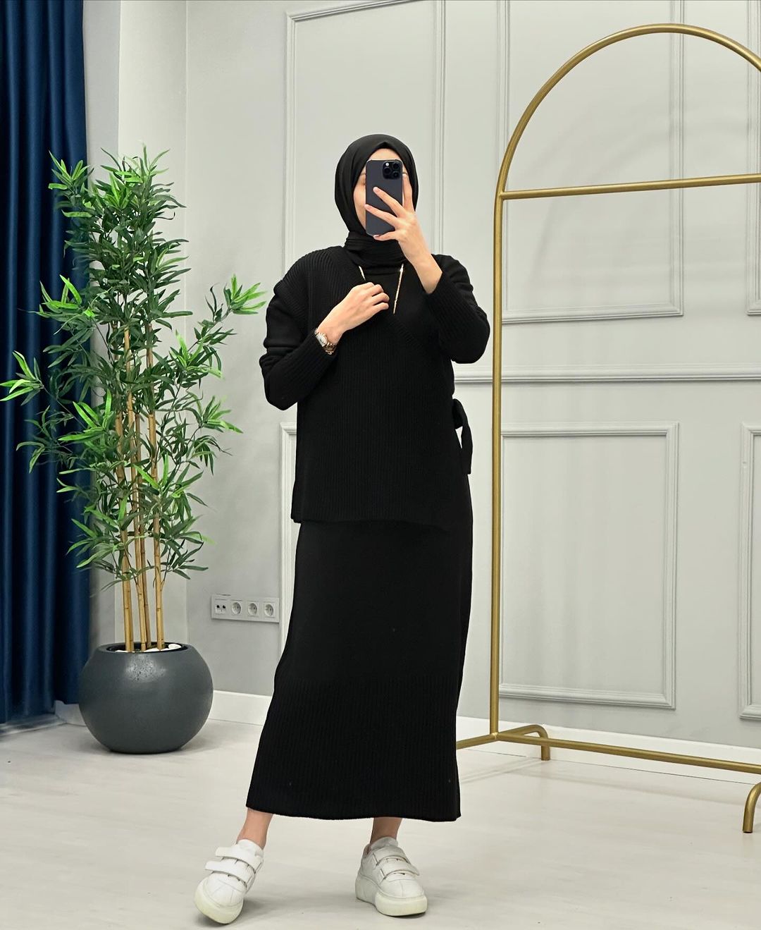 Robe avec gilet assorti et assymetrique