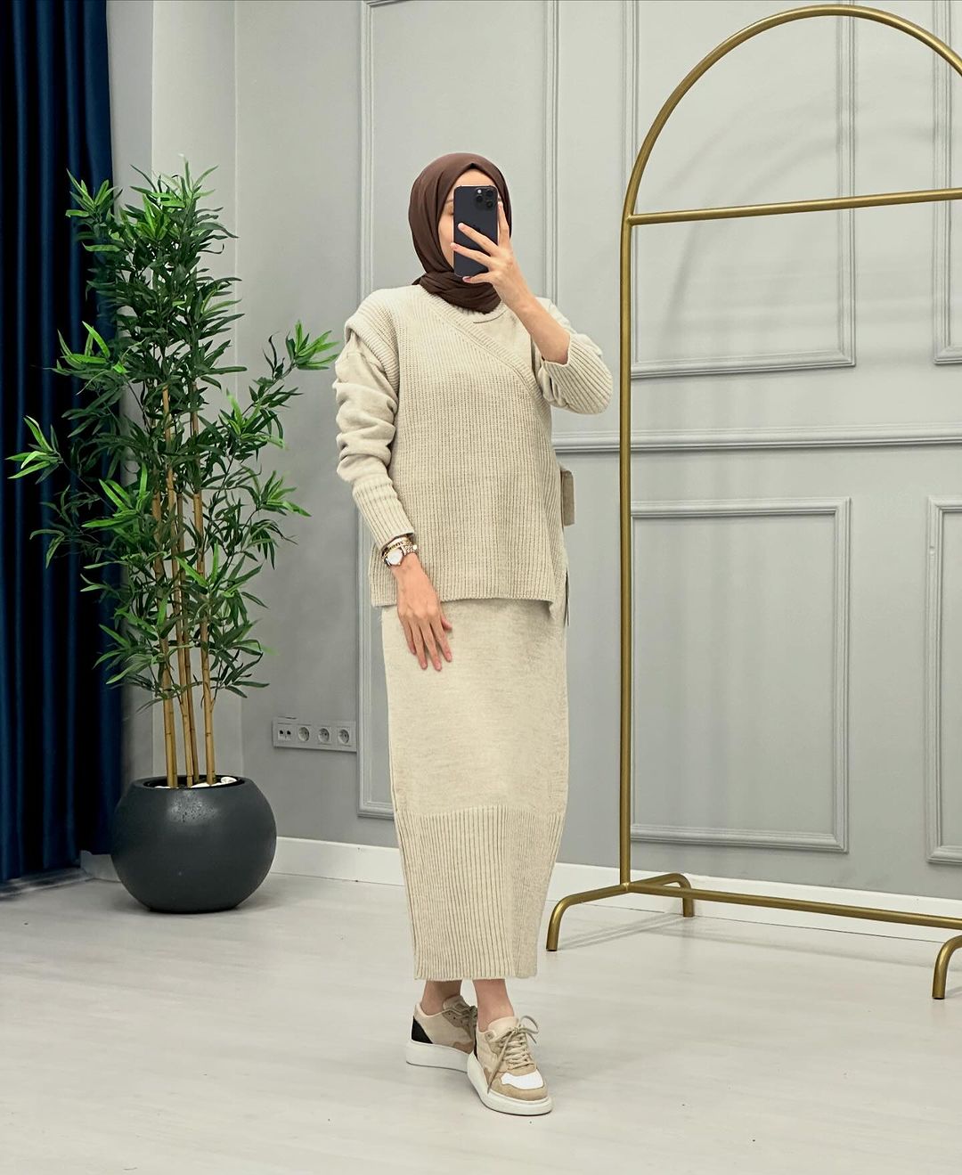 Robe avec gilet assorti et assymetrique